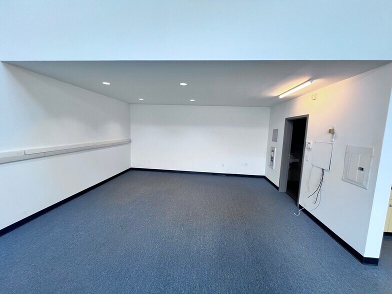 More Photos Of 2332 4th St, Berkeley Warehouse For Lease