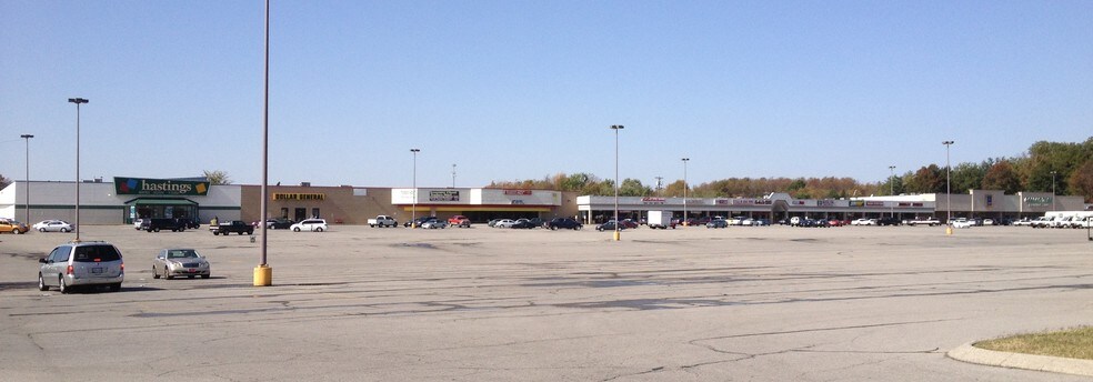 More Photos Of 1610 Fort Campbell Blvd, Clarksville Unknown For Lease