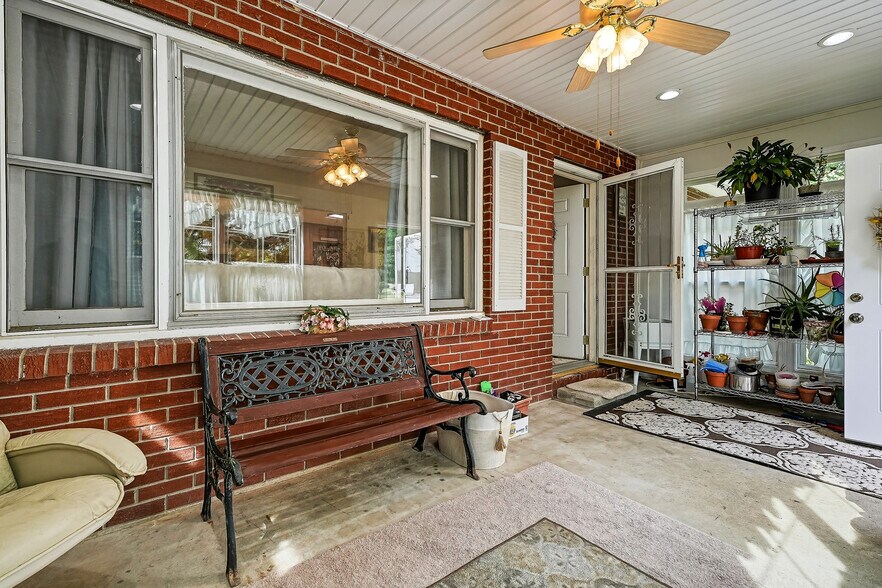 More Photos Of 2650 Cook Rd, Crossville Office For Sale