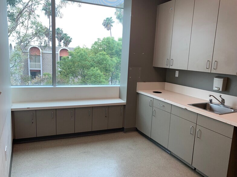 More Photos Of 2240 N Harbor Blvd, Fullerton Medical For Lease