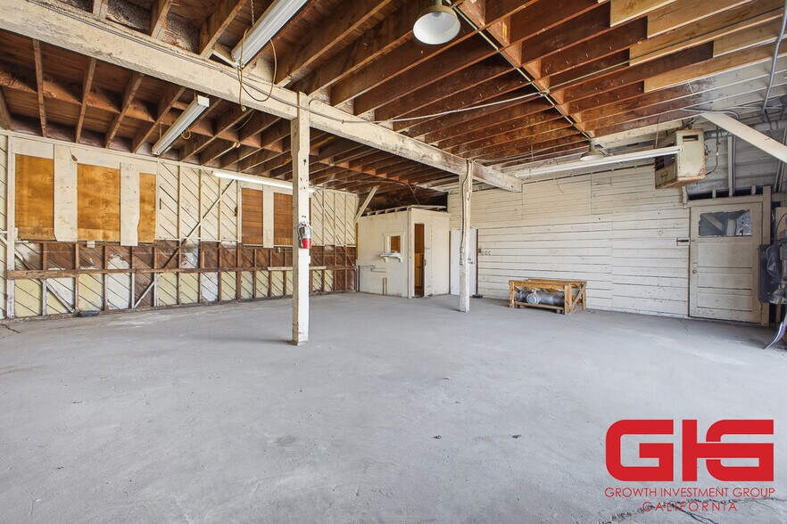 More Photos Of 2020 S Mesa St, San Pedro Industrial For Sale