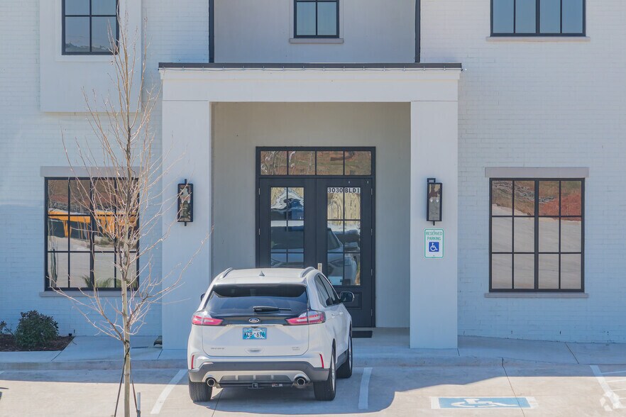 More Photos Of 3030 NW 164th, Edmond Medical For Lease