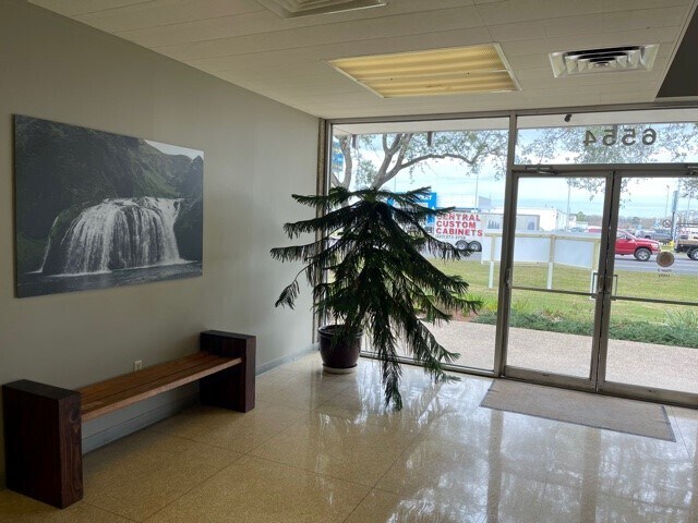 More Photos Of 6554 Florida Blvd, Baton Rouge Office For Lease