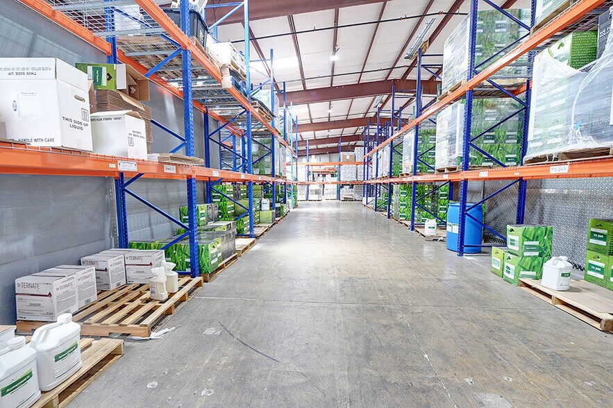 More Photos Of 715 S Easy St, Lecanto Manufacturing For Lease