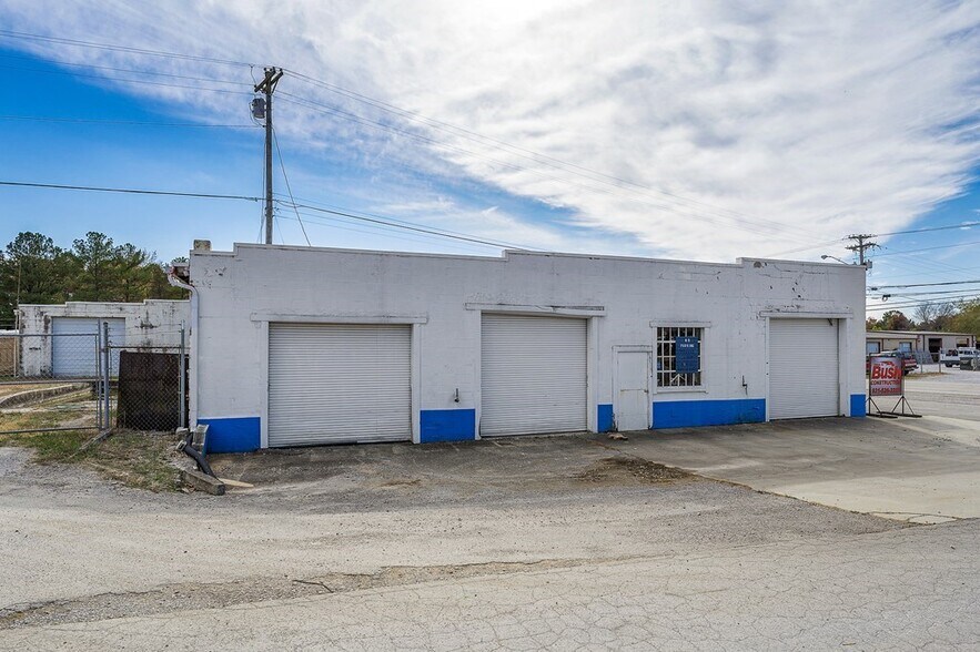 More Photos Of 1470 S Jefferson Ave, Cookeville Showroom For Sale