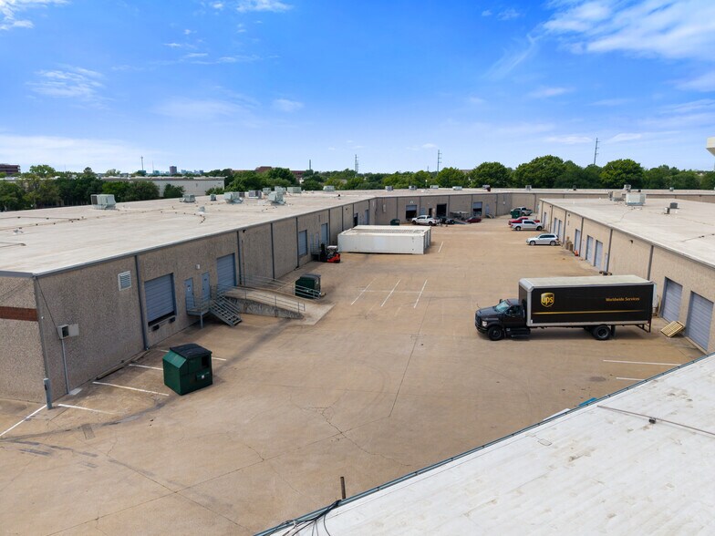 More Photos Of 11601 Plano Rd, Dallas Unknown For Lease