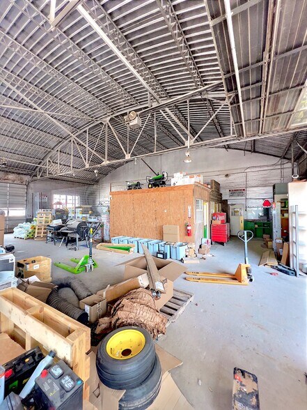 More Photos Of 401 S 10th St, Frederick Showroom For Sale