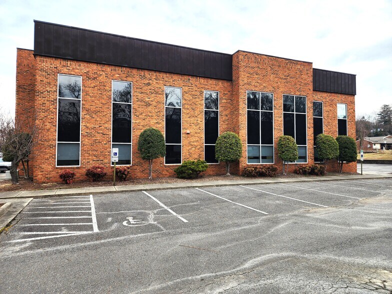 More Photos Of 436 Hadley St, Mount Airy Healthcare For Sale