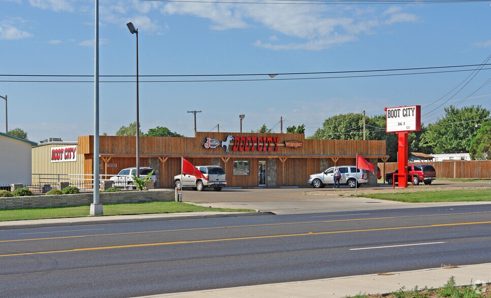 More Photos Of 6645 19th St, Lubbock Freestanding For Lease