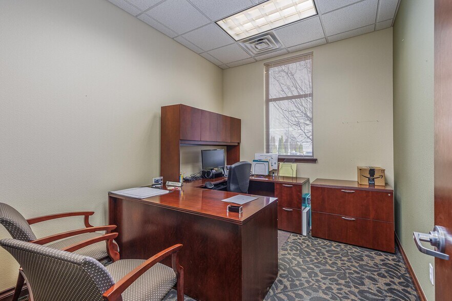 More Photos Of 8121 W Grandridge Blvd, Kennewick Office For Lease