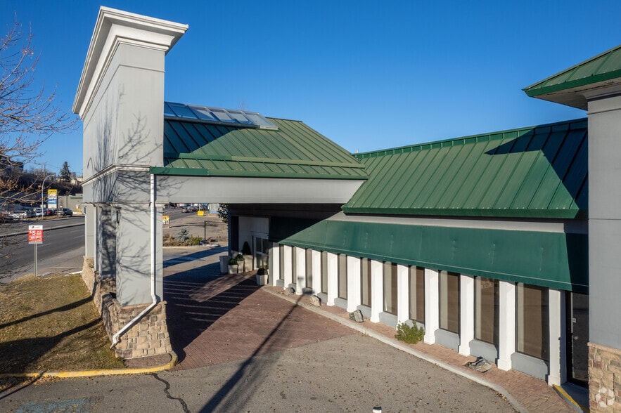 More Photos Of 4206 Macleod Trl SW, Calgary Hotel For Lease