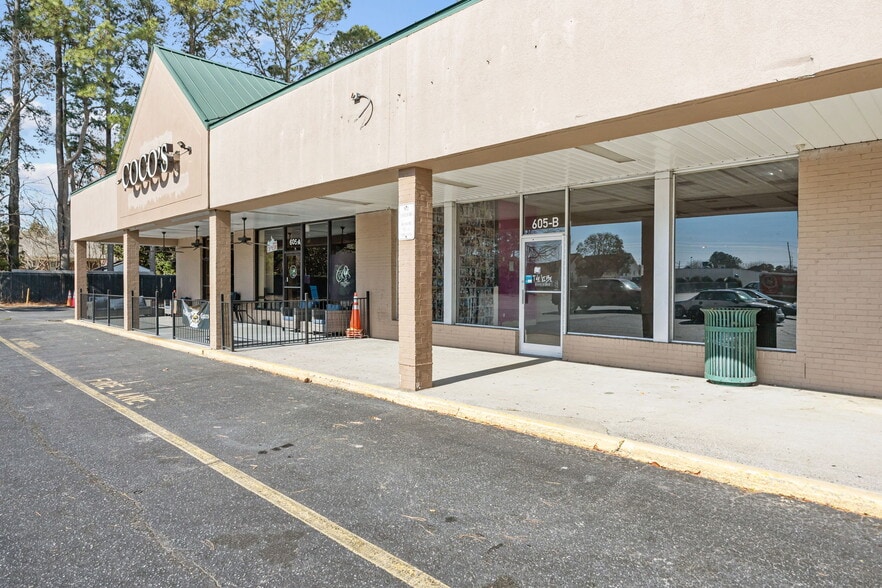 More Photos Of 605-611 Greenville Blvd SW, Greenville Unknown For Lease