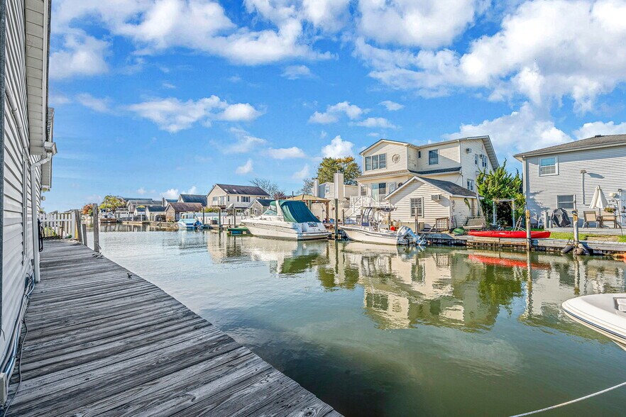 More Photos Of 504 Fire Island Ave, Babylon Flex For Sale