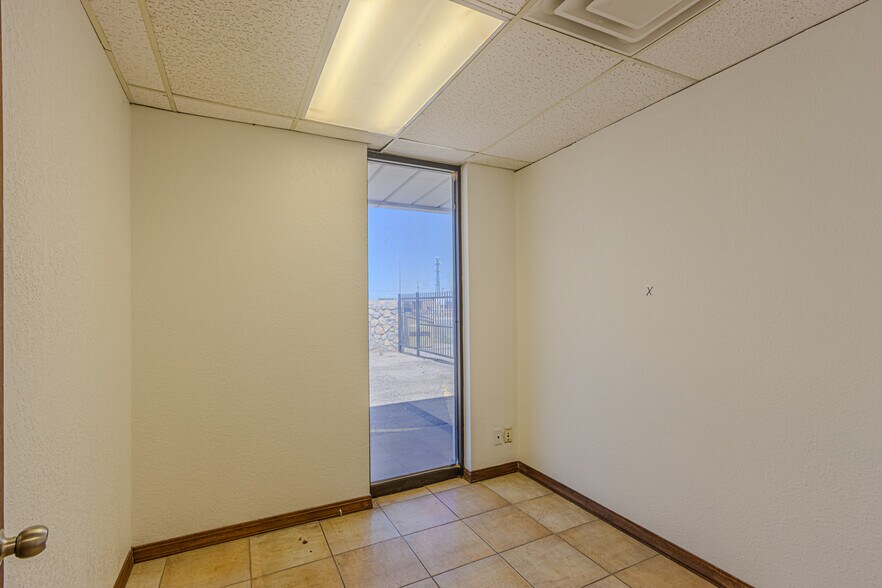 More Photos Of 201 S Darrington Rd, Horizon City Research And Development For Lease