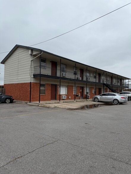 More Photos Of 2007 NW Lindy Ave, Lawton Apartments For Sale