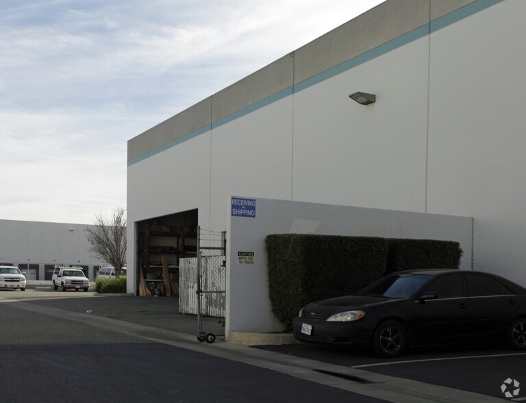 More Photos Of 960 E Grevillea Ct, Ontario Warehouse For Sale