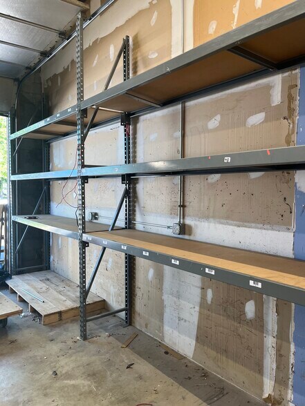 More Photos Of 7822-7860 Beechcraft Ave, Gaithersburg Light Manufacturing For Sale