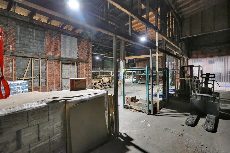 More Photos Of 701 Bingaman St, Reading Industrial For Sale