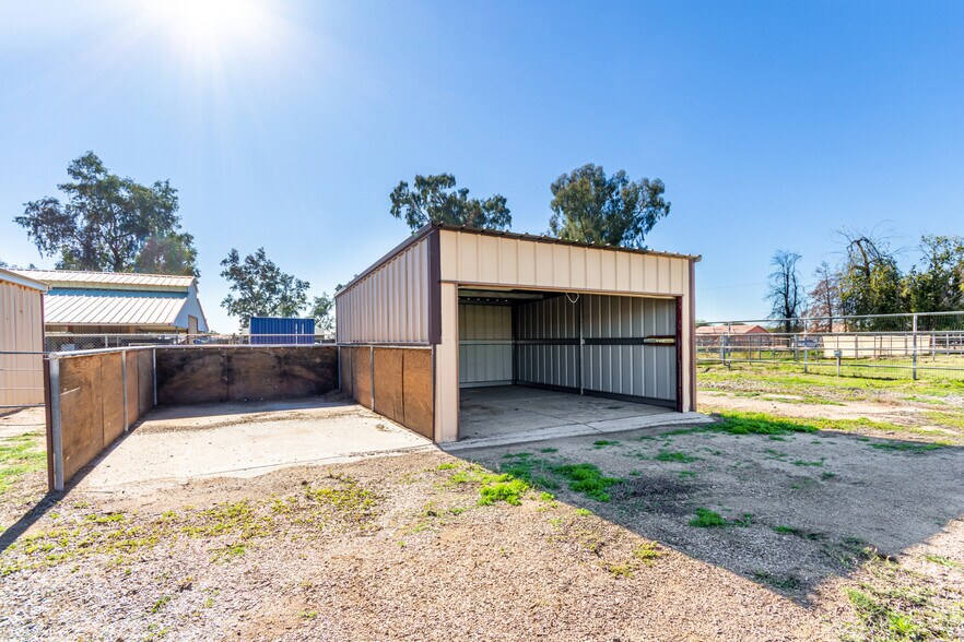 More Photos Of 7425 N Alsup Rd, Litchfield Park Horse Stables For Sale