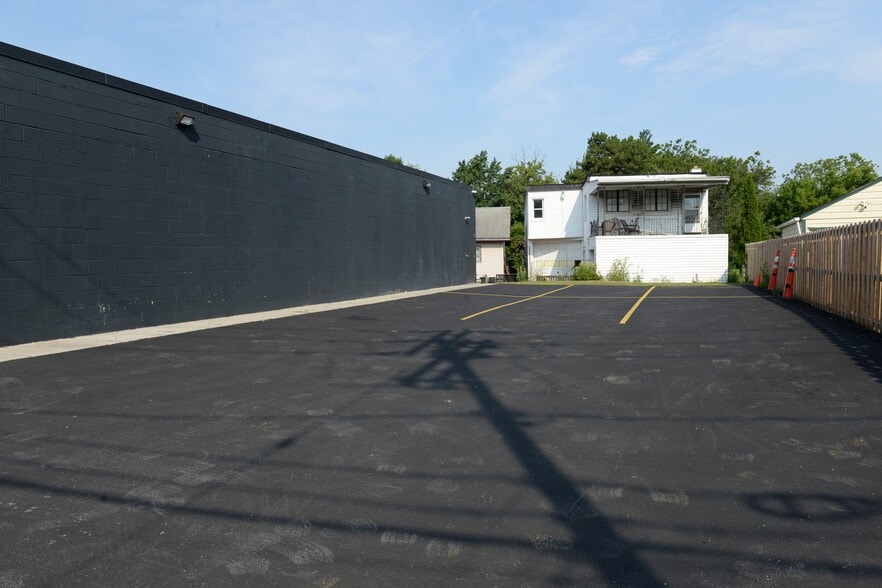 More Photos Of 1815 Eggert Rd, Buffalo Storefront For Sale