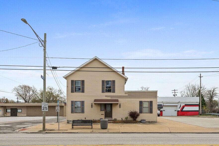 Primary Photo Of 28916 Euclid Ave, Wickliffe Office For Sale