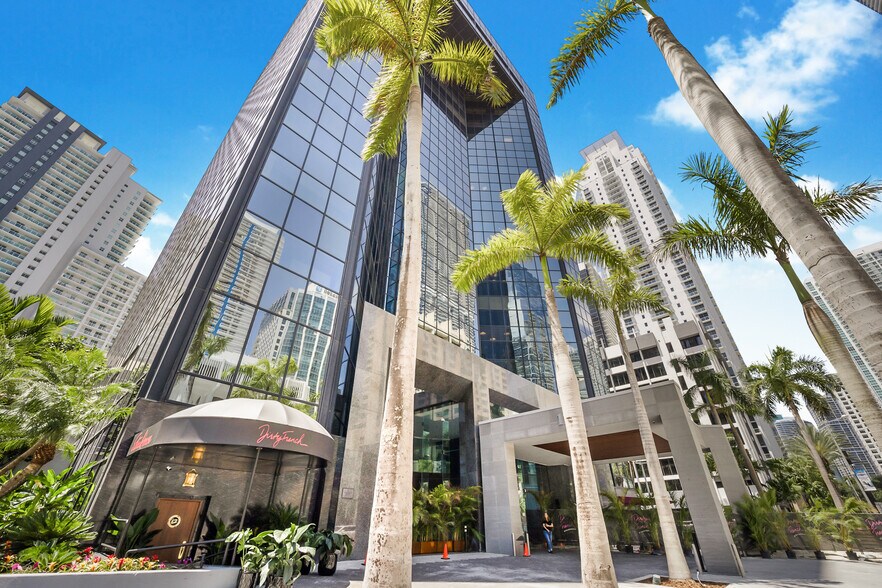 More Photos Of 1200 Brickell Ave, Miami Office For Lease