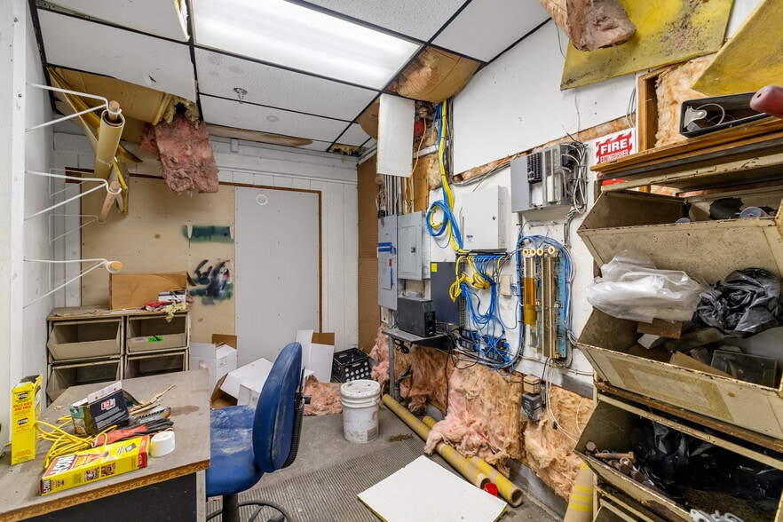 More Photos Of 45 Richards Grove Rd, Quaker Hill Service For Sale