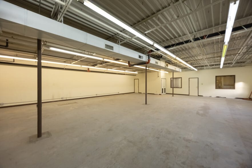 More Photos Of 901 SW 4th Ave, Amarillo Warehouse For Lease