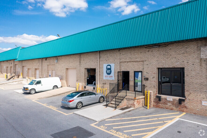 More Photos Of 7 W Aylesbury Rd, Timonium Unknown For Lease