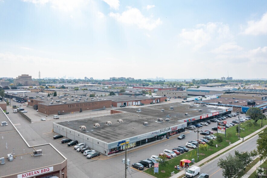 More Photos Of 39 Orfus Rd, Toronto General Retail For Lease