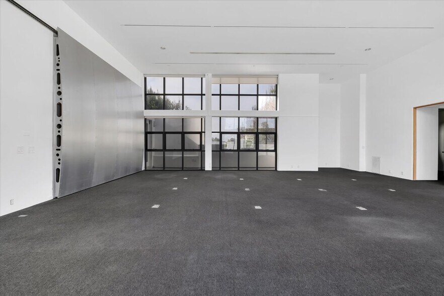 More Photos Of 2525 Main St, Santa Monica Office For Lease