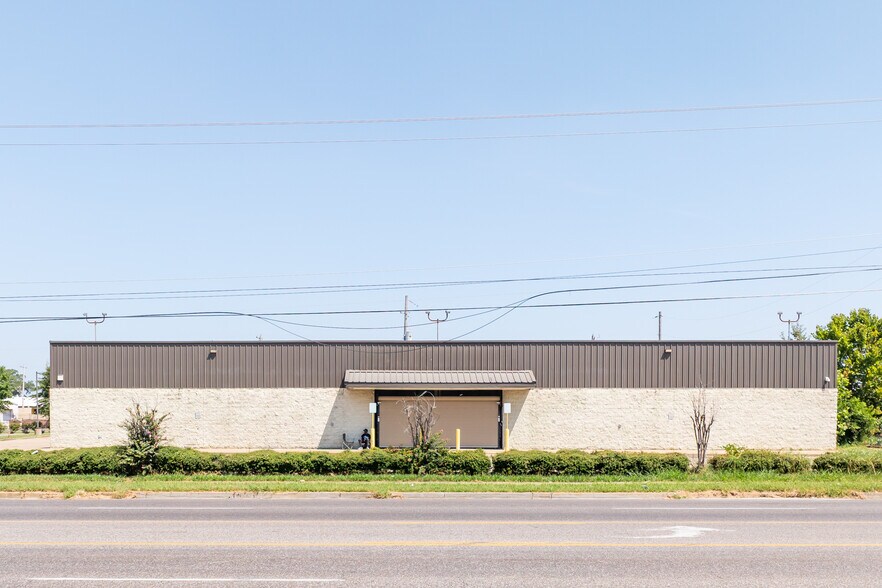 More Photos Of 1760 Winchester Rd, Memphis Freestanding For Sale