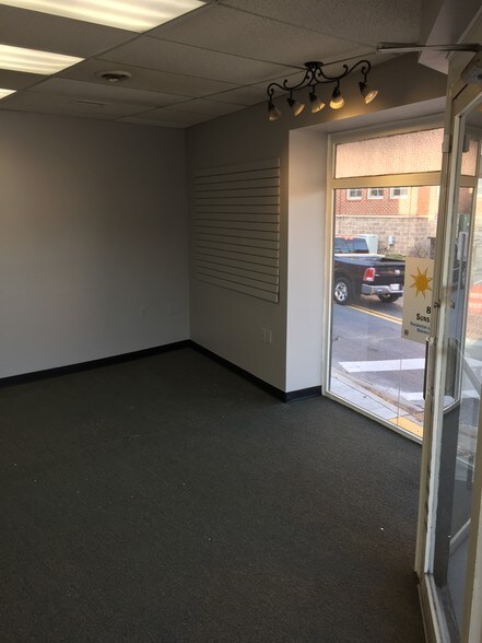 More Photos Of 28 Liberty St, Westminster Apartments For Lease