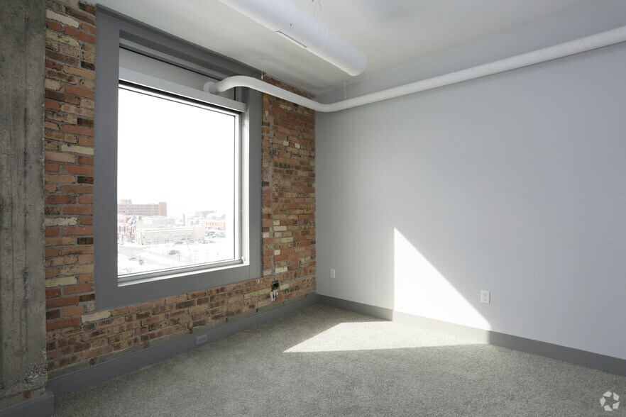 More Photos Of 285 Western Ave, Muskegon Apartments For Lease