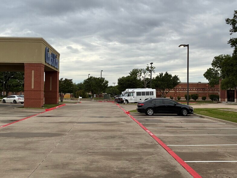 More Photos Of 1207 W McDermott Dr, Allen Daycare Center For Lease