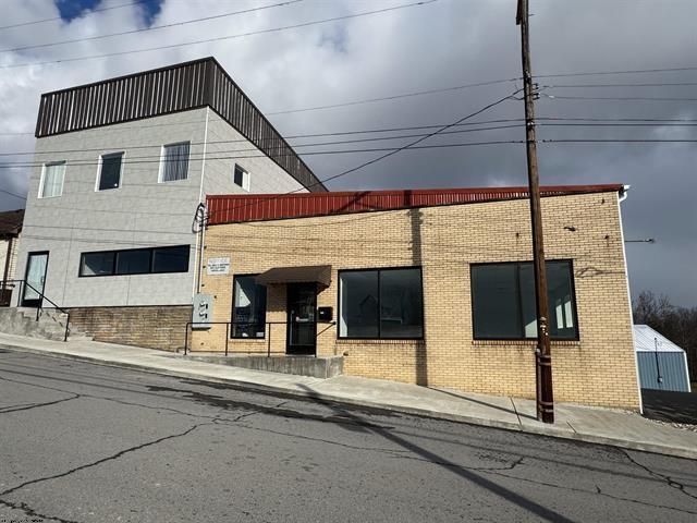 More Photos Of 205 10th St, Fairmont Light Manufacturing For Sale