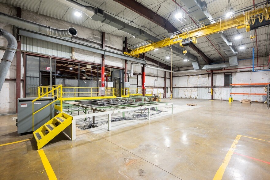 More Photos Of 221 Fabritek Dr, Columbus Manufacturing For Sale