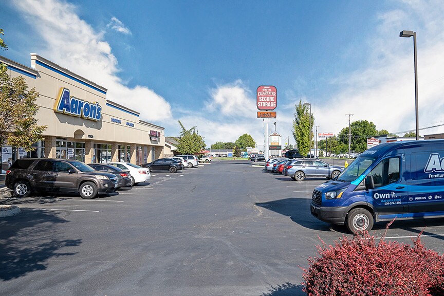 More Photos Of 5020 W Clearwater Ave, Kennewick Freestanding For Lease