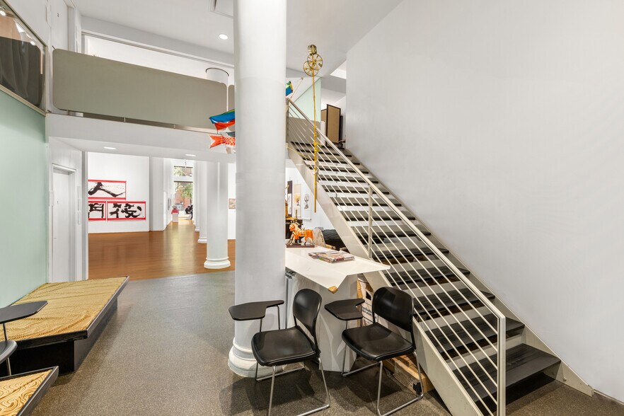 More Photos Of 43 W 13th St, New York Apartments For Sale