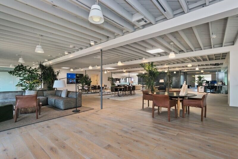 More Photos Of 2236 S Barrington Ave, Los Angeles Loft Creative Space For Lease