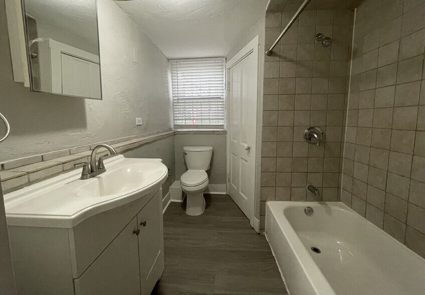 More Photos Of 146 N Logan St, Denver Specialty For Sale