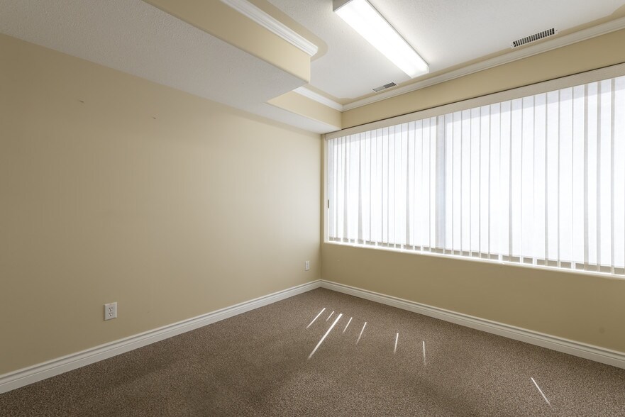 More Photos Of 380 Mackenzie Blvd, Fort McMurray Warehouse For Lease