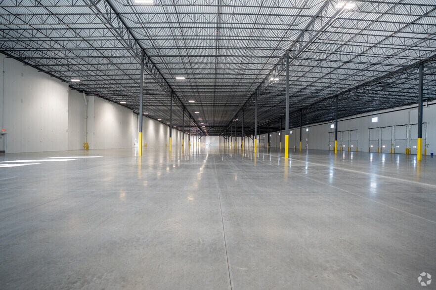 More Photos Of 20220 Fenside Crossing, Westfield Distribution For Lease