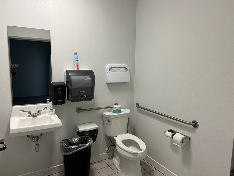 More Photos Of 609 Virginia Ave, Ponca City Healthcare For Lease