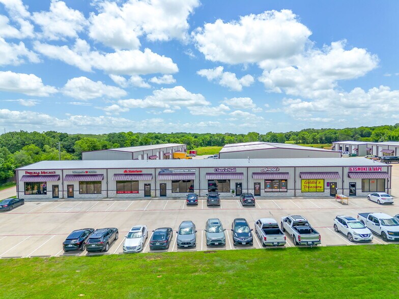 More Photos Of 6050 E Highway 67, Alvarado Storefront Retail Office For Lease