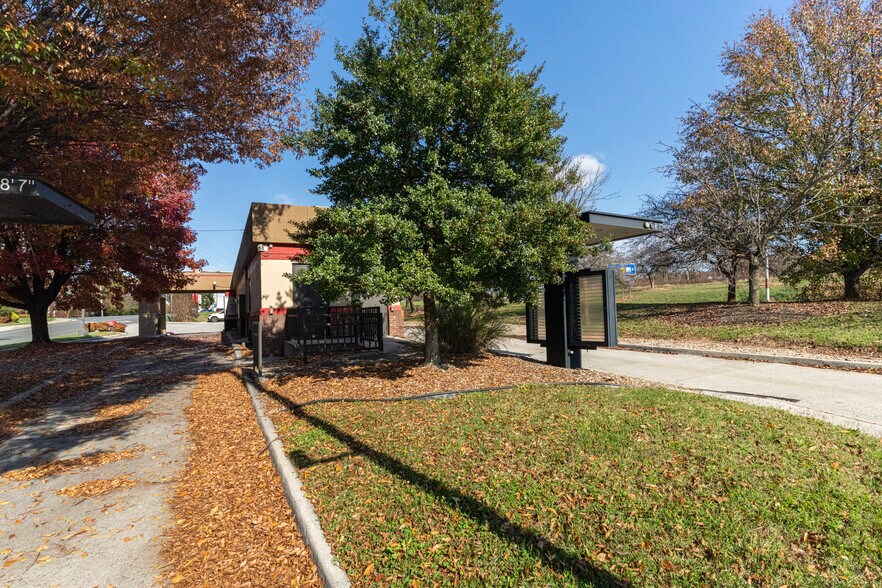 More Photos Of 2901 Candlers Mountain Rd, Lynchburg Fast Food For Sale