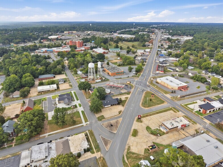 More Photos Of 609 N Main St, Benton Fast Food For Sale