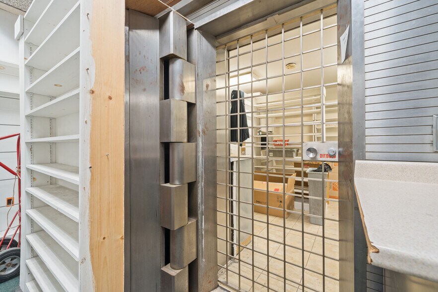 More Photos Of 861-863 Broadway, Bayonne General Retail For Sale