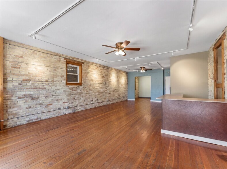 More Photos Of 517 Milwaukee St, Kewaunee General Retail For Sale