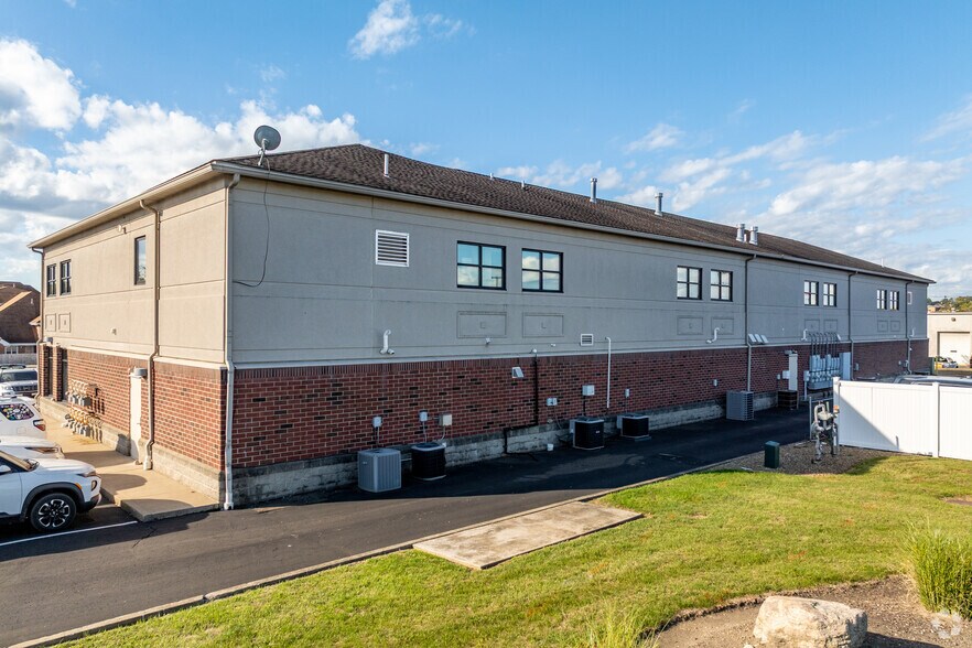 More Photos Of 3631 Brookwall Dr, Akron Office For Lease